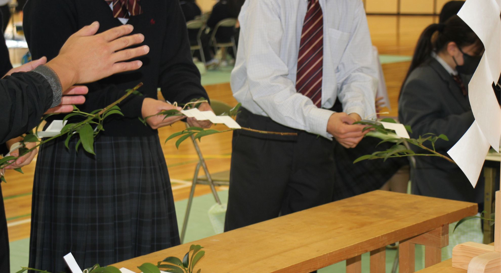 氷河期世代とZ世代の社員像と社会変化